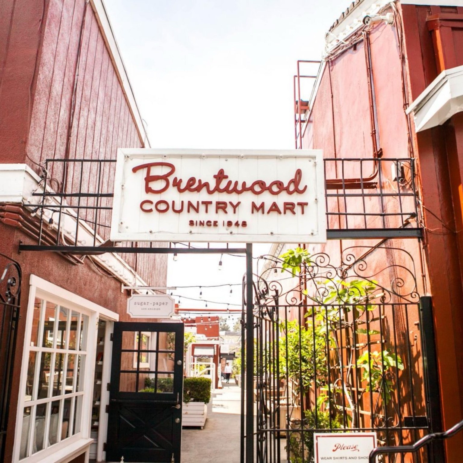 Brentwood Country Mart entrance and sign